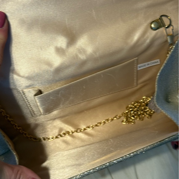 Elegant Gold Clutch Bag - Picture 4 of 4